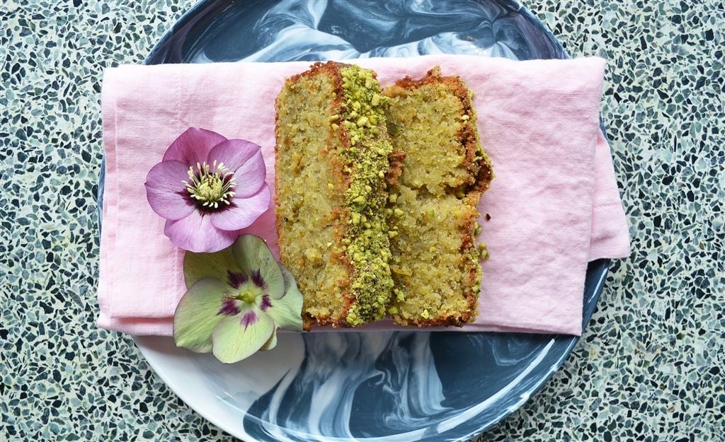 Lemon & Pistachio Easter cake recipe