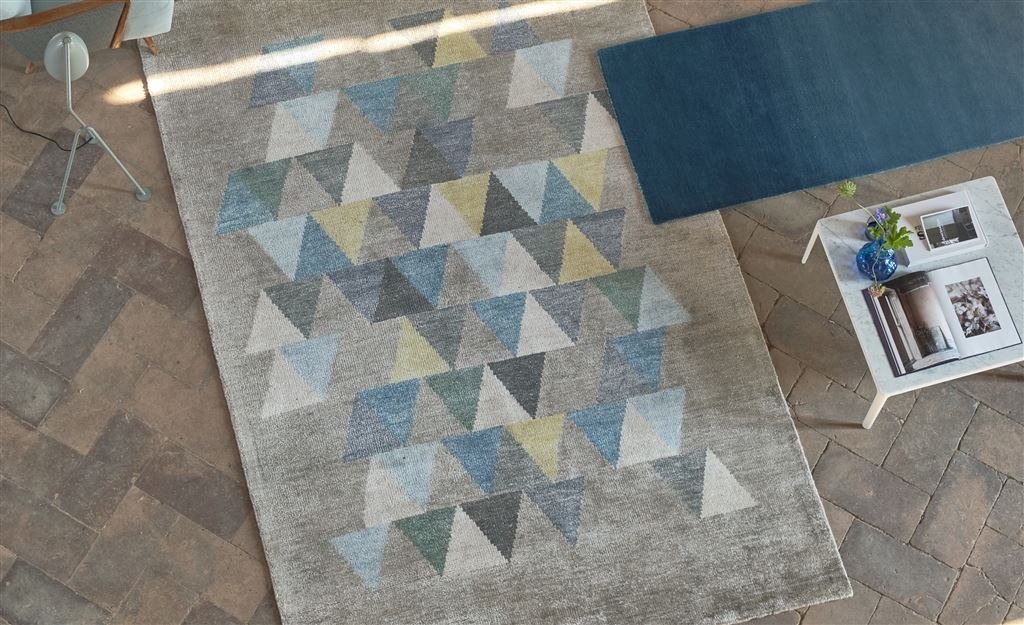 OUTLET SALE RUGS 