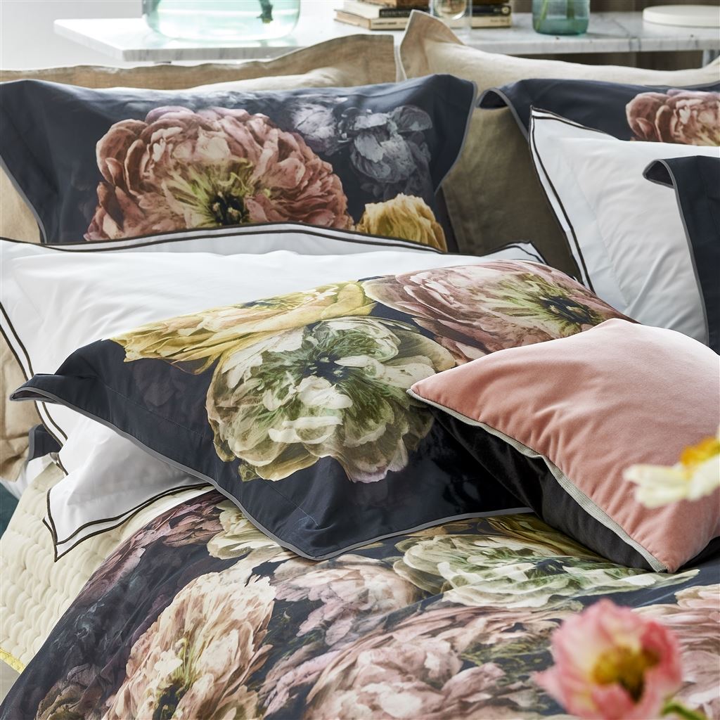 Le Poeme De Fleurs Midnight Bed Linen