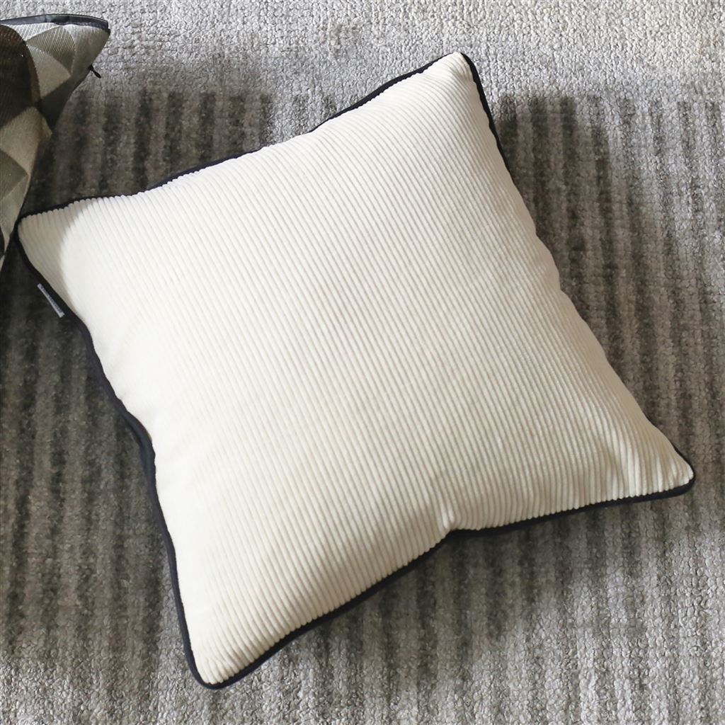 Coussin en velours côtelé Corda Chalk
