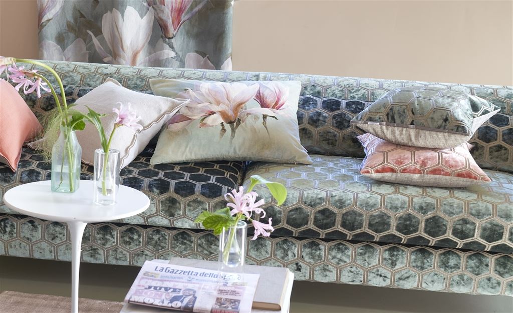 CUSHIONS 