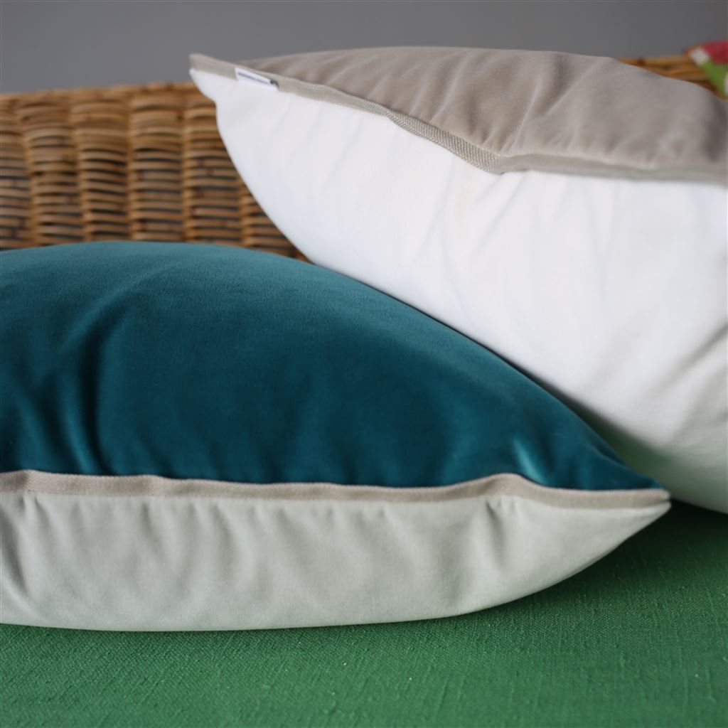 Varese Ocean & Quartz Velvet Decorative Pillow
