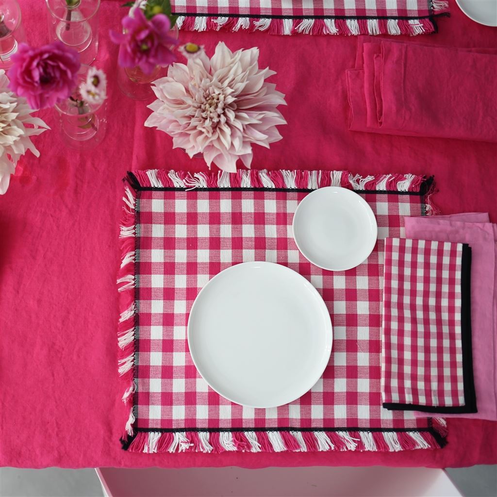 Saliya Fuchsia Runner, Placemats & Napkins 