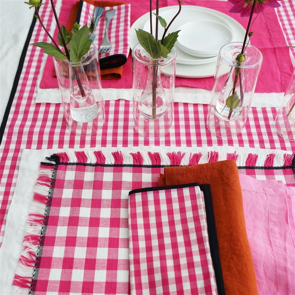 Saliya Fuchsia Runner, Placemats & Napkins 