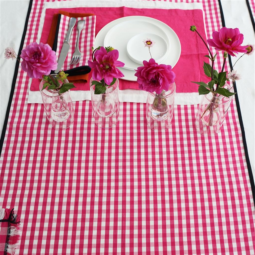 Saliya Fuchsia Runner, Placemats & Napkins 