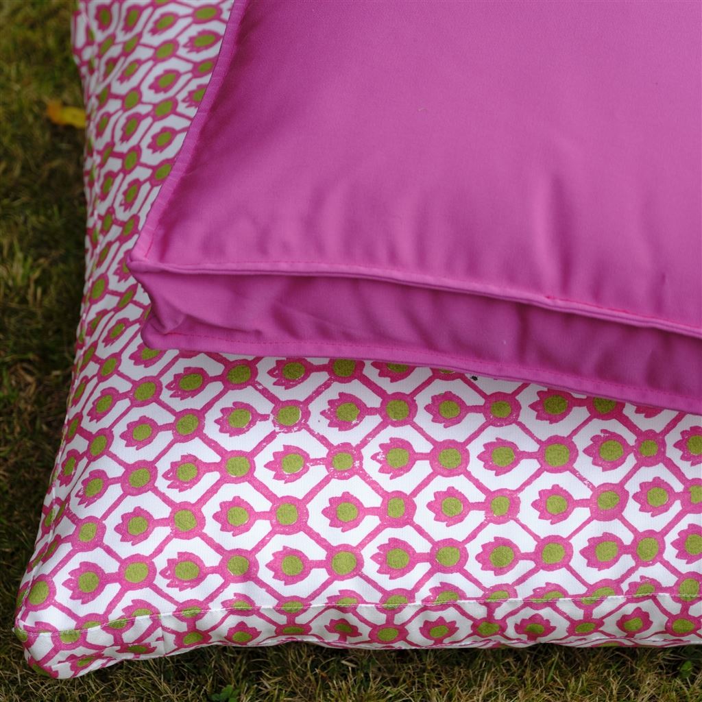 Outdoor Jaal Fuchsia Box Cushion 