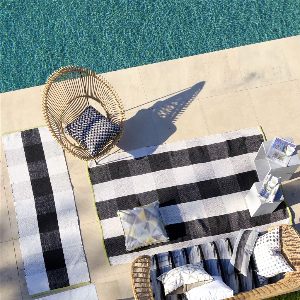 Saliya Noir Outdoor Rug