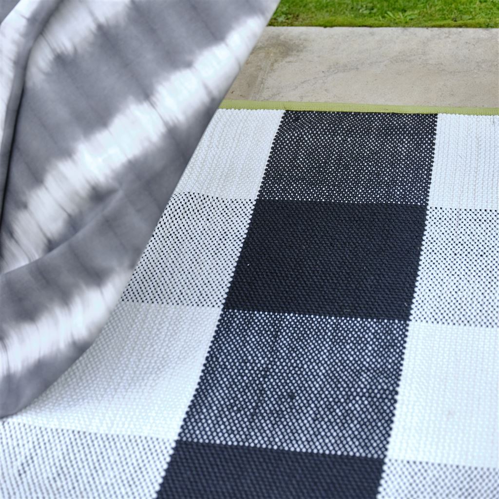 Saliya Noir Outdoor Runner Rug