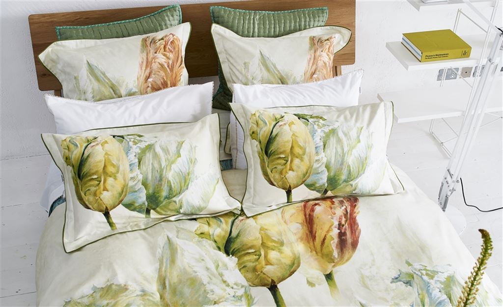 PATTERNED BEDDING