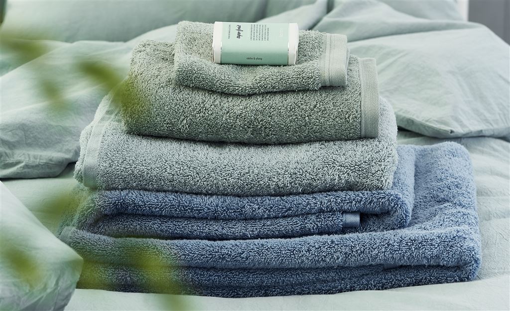 TOWELS & BATH MATS 