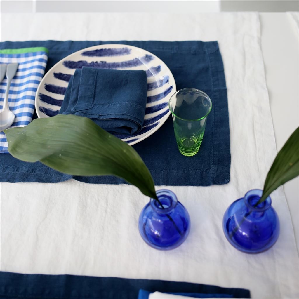 Lario Midnight Linen Placemats & Napkins