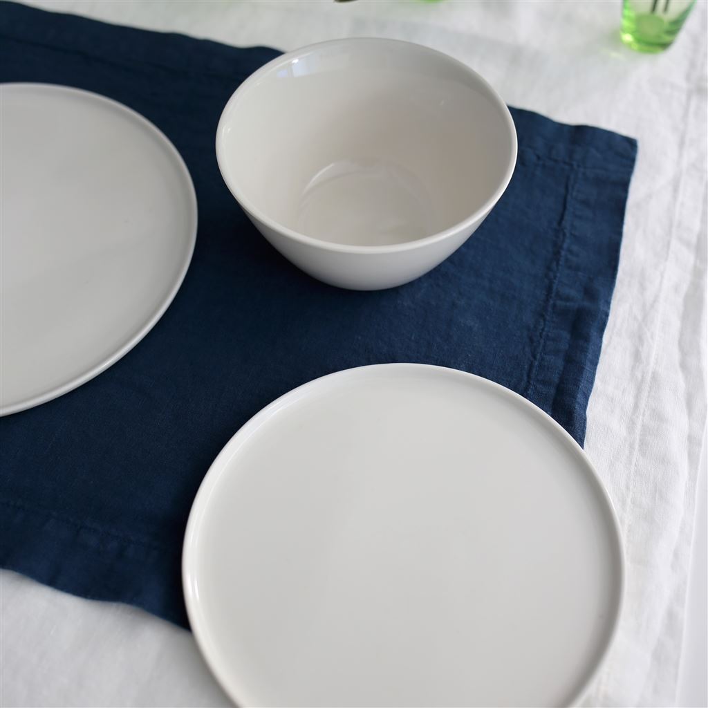 Lario Midnight Linen Placemats & Napkins