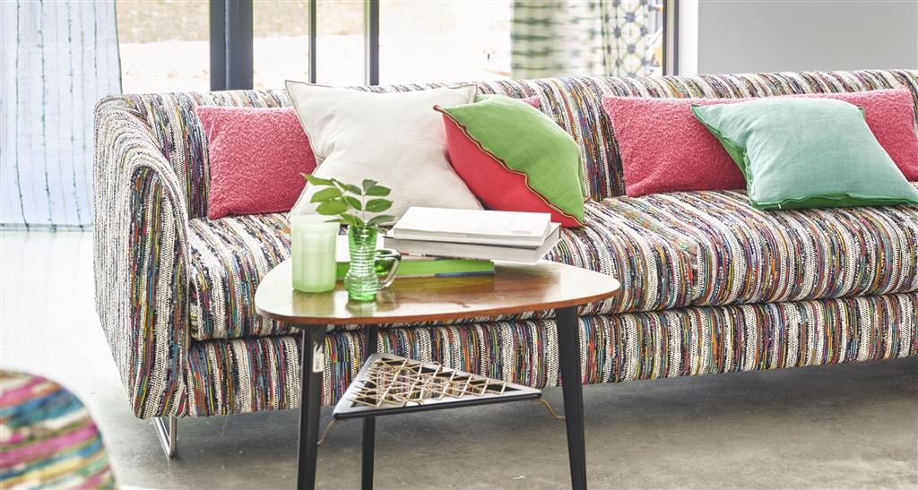 STRIPED & CHECKED DECORATIVE WEAVES