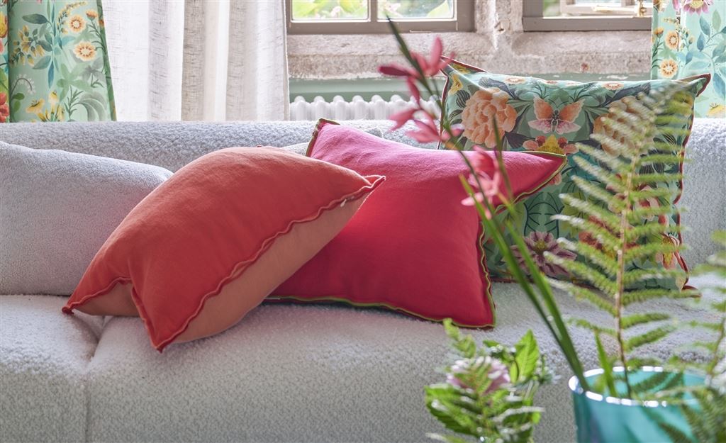 PLAIN & TEXTURED CUSHIONS