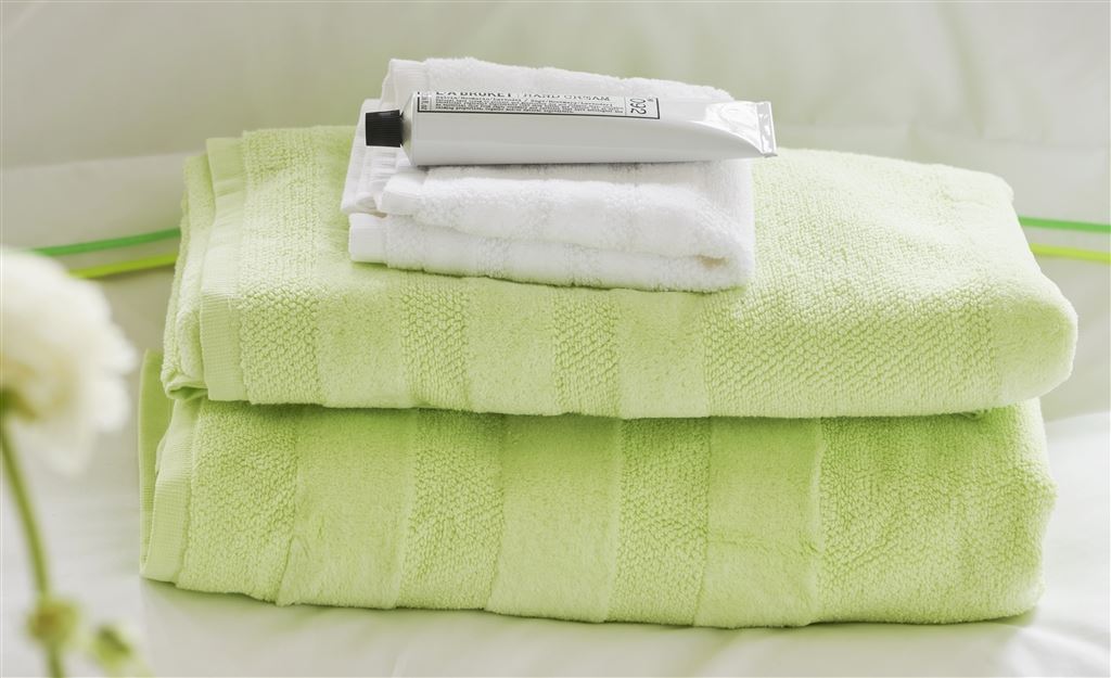 TOWELS & BATH MATS 
