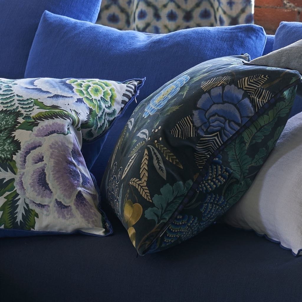 Brocart Decoratif Velours Indigo Decorative Pillow