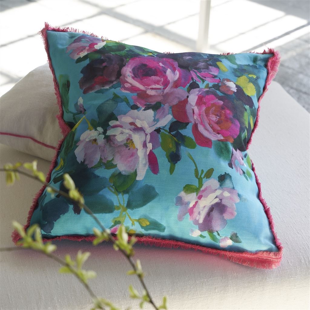 Bouquet De Roses Turquoise Decorative Pillow