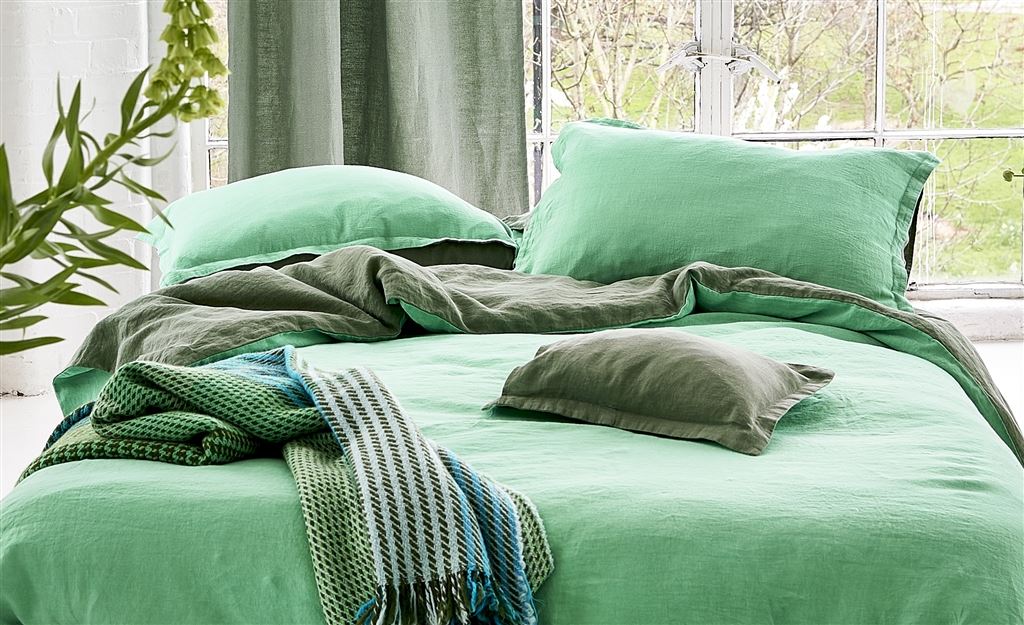 GIFTS FOR THE BEDROOM 