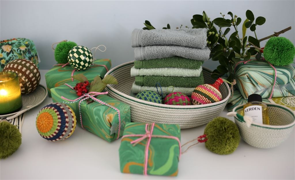 GIFT WRAP