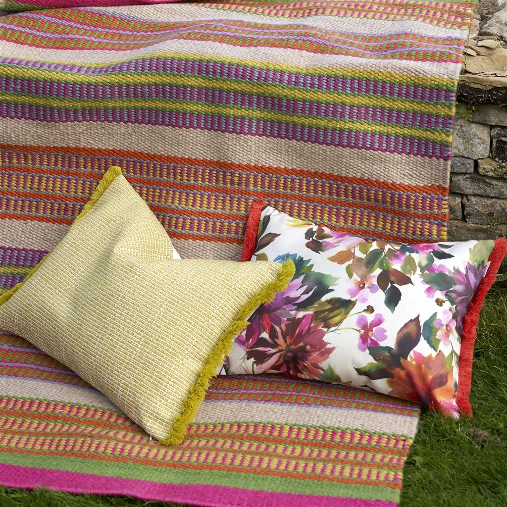 Manchu Fuchsia Outdoor Cushion