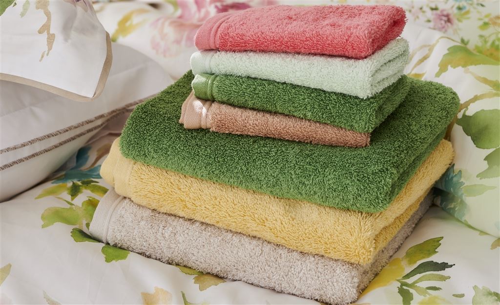 TOWELS & BATH MATS 