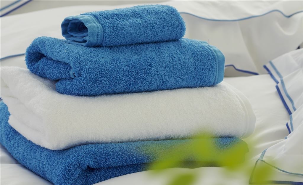 TOWELS & BATH MATS 