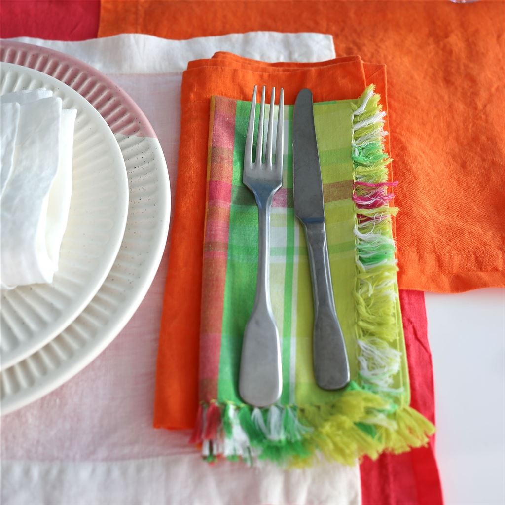 Lario Zinnia Linen Table Cloth, Runner, Placemats & Napkins 