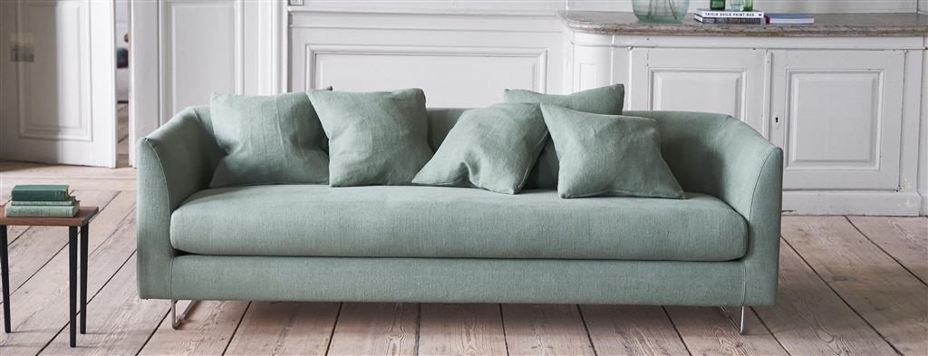 Sleek Sofa With Square Cushions