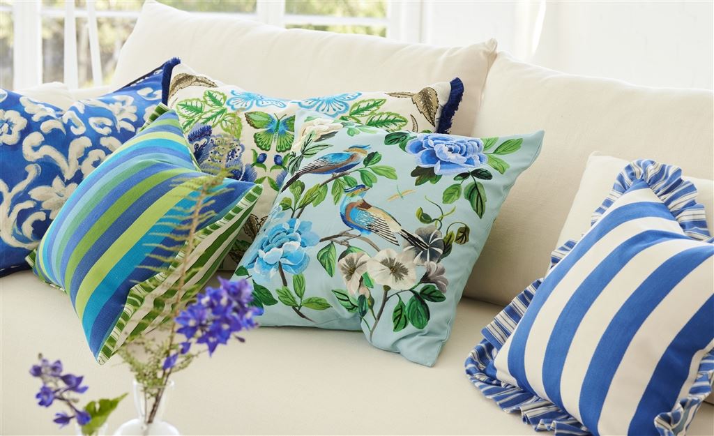 CUSHIONS 