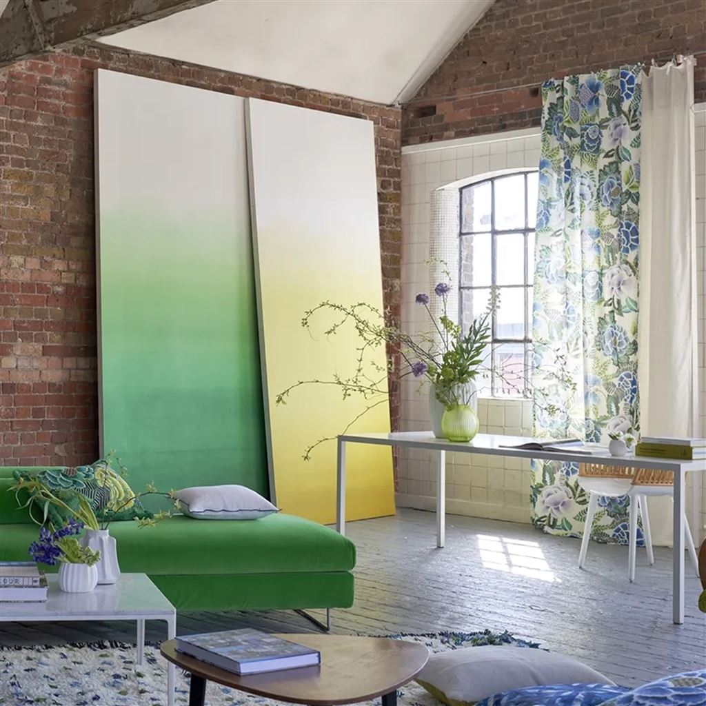 WIN A WALLPAPER PANEL