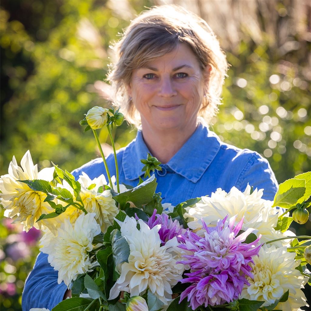 WIN A SARAH RAVEN COURSE & £250 ACCESSORIES