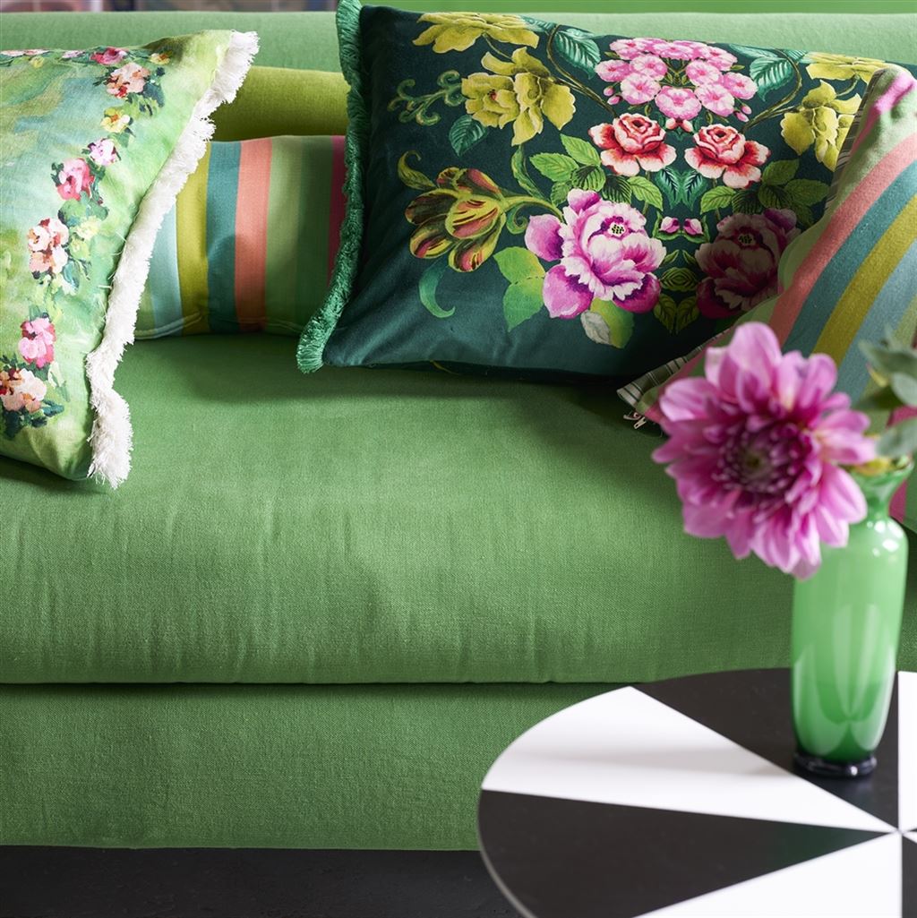 WIN A SARAH RAVEN COURSE & £250 ACCESSORIES