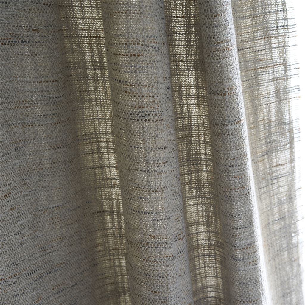 Gwen Linen