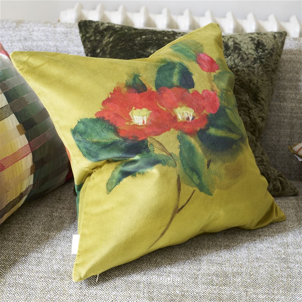 Camellia Velours Mimosa Cushion