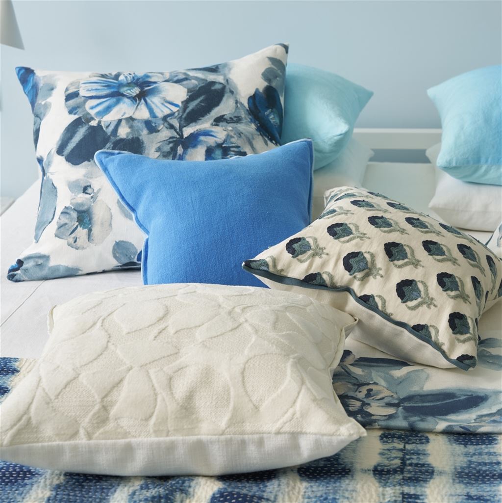 Camellia Indigo Cushion