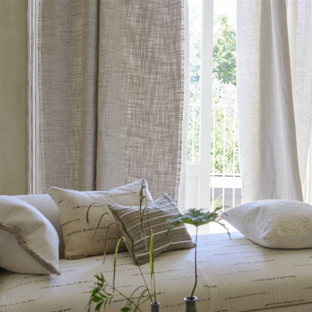 Gwen Linen