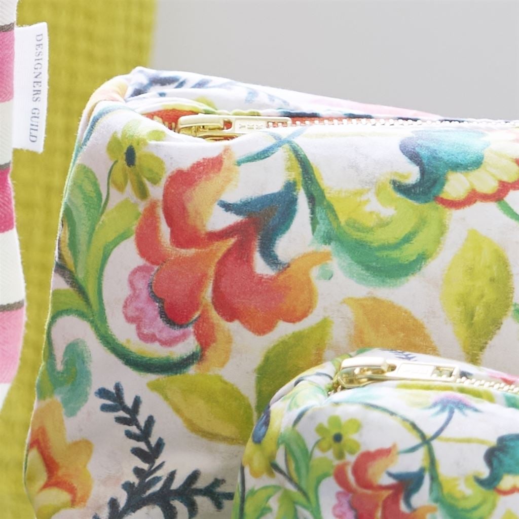Osier Damassé Fuchsia Large Washbag