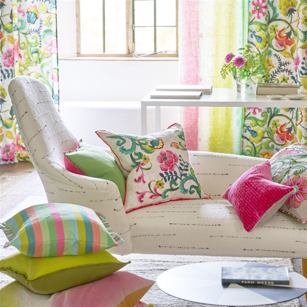 Osier Damassé Fuchsia Cushion