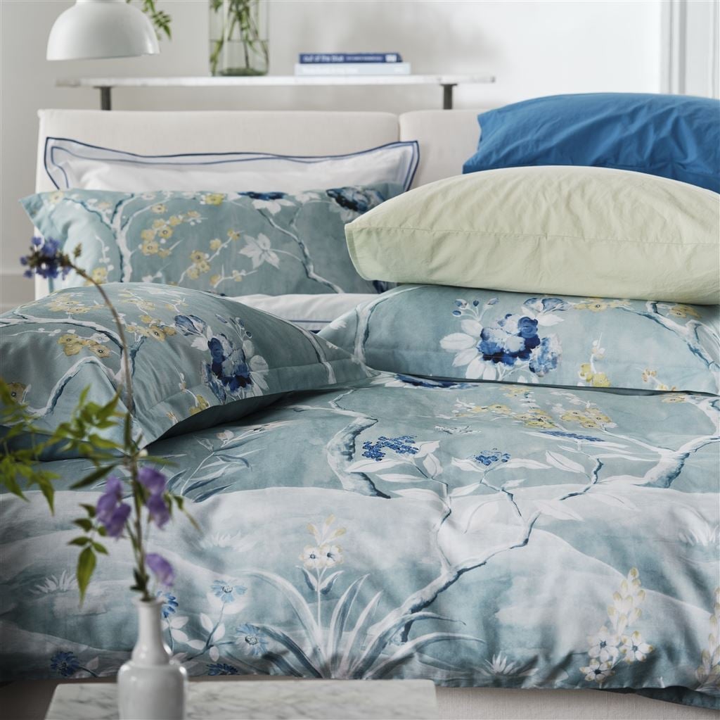 Manohari Delft Blue Bed Linen Set
