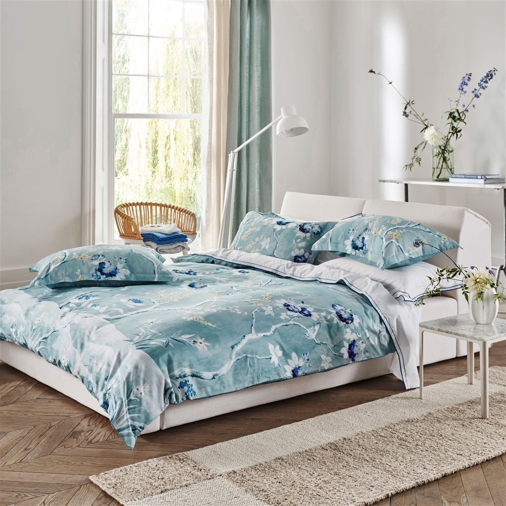 Manohari Delft Blue Bed Linen Set