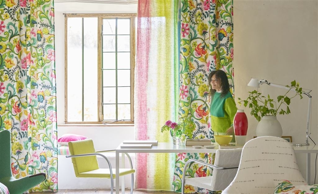 Tricia Guild dahlia collection with Sarah Raven                       