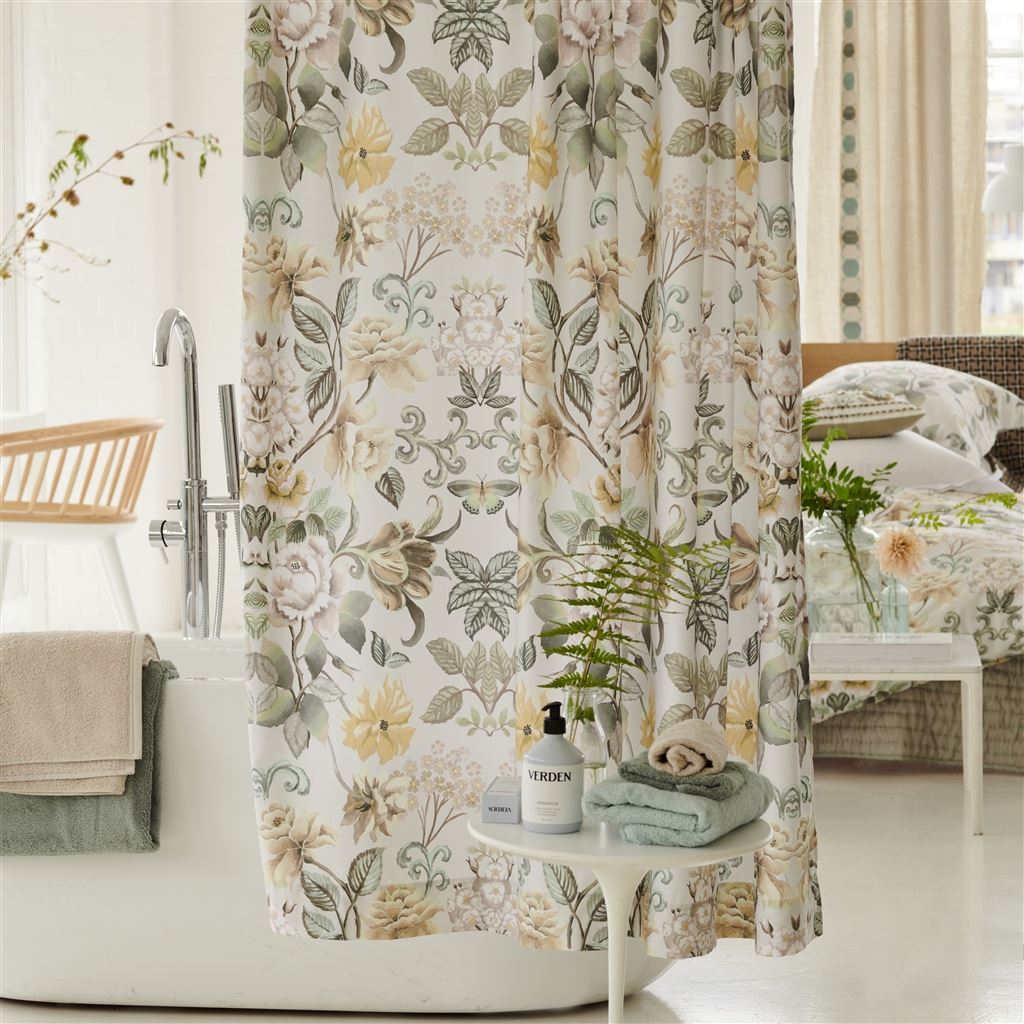 Eleonora Cameo Shower Curtain