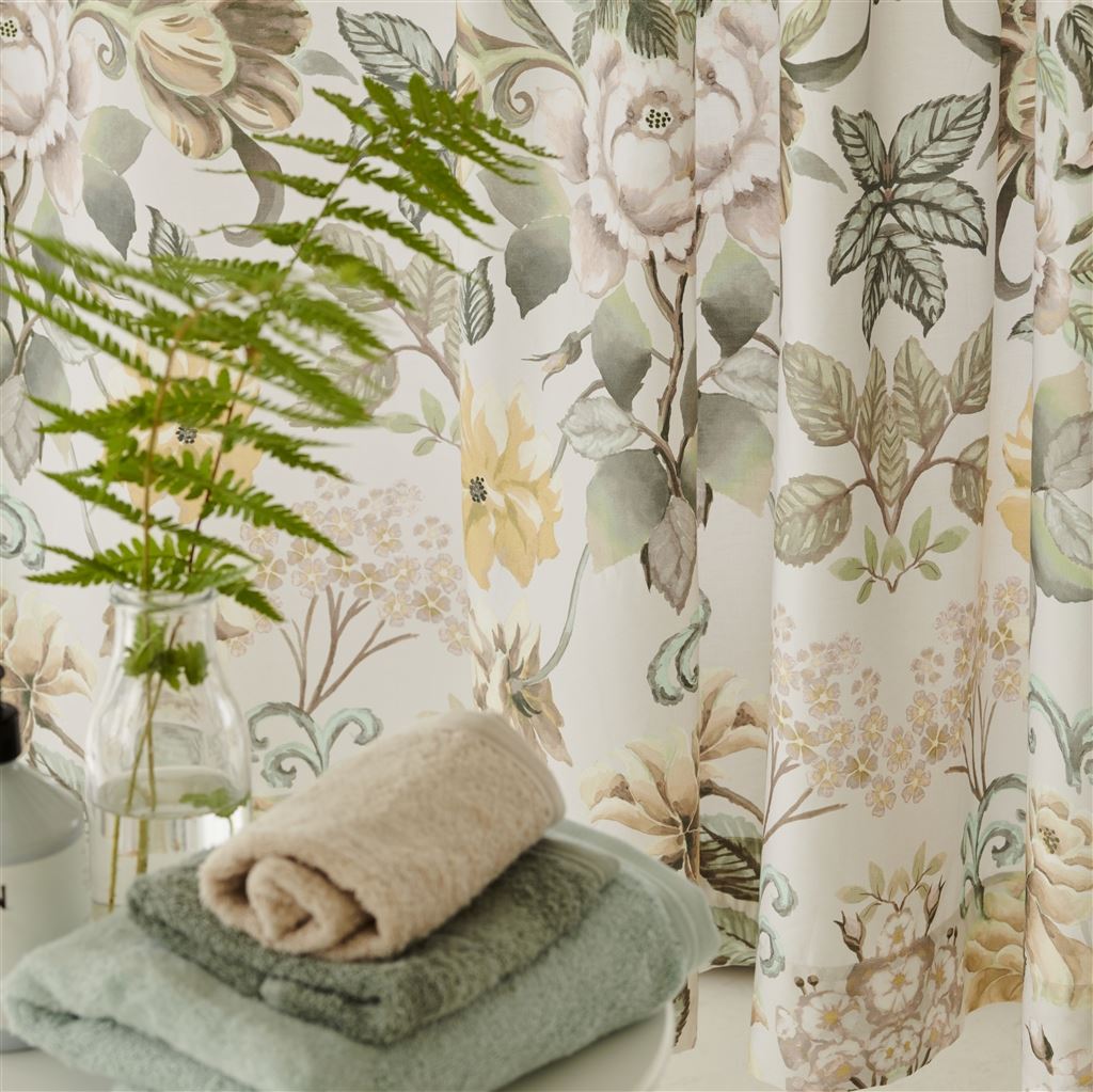 Eleonora Cameo Shower Curtain