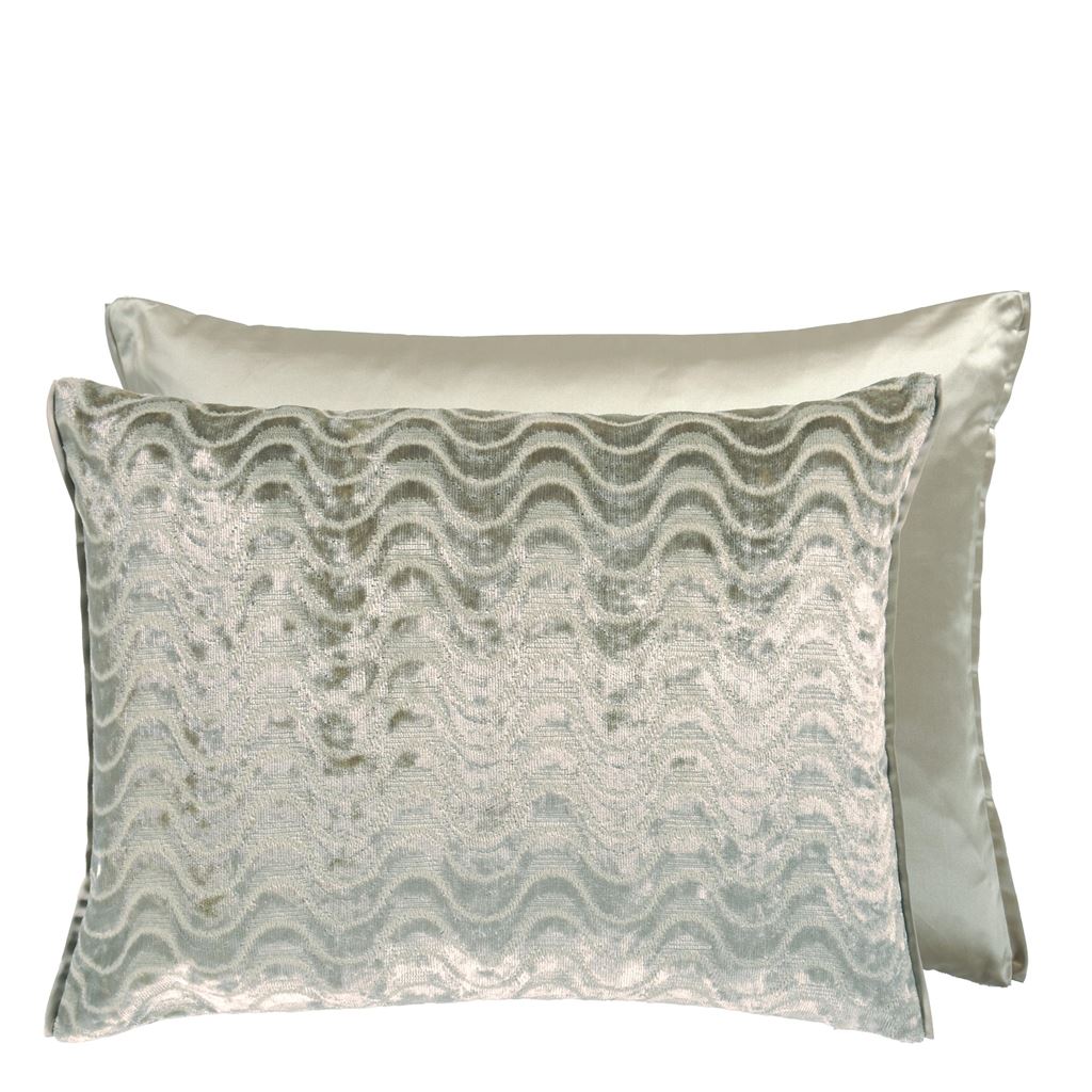 marlia oyster cushion