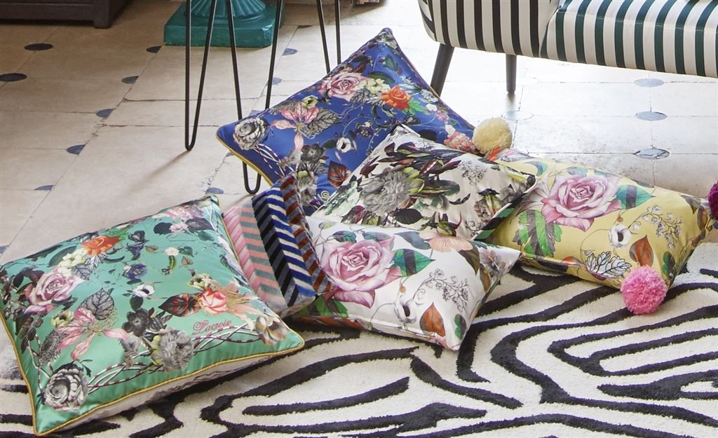 CHRISTIAN LACROIX KISSEN