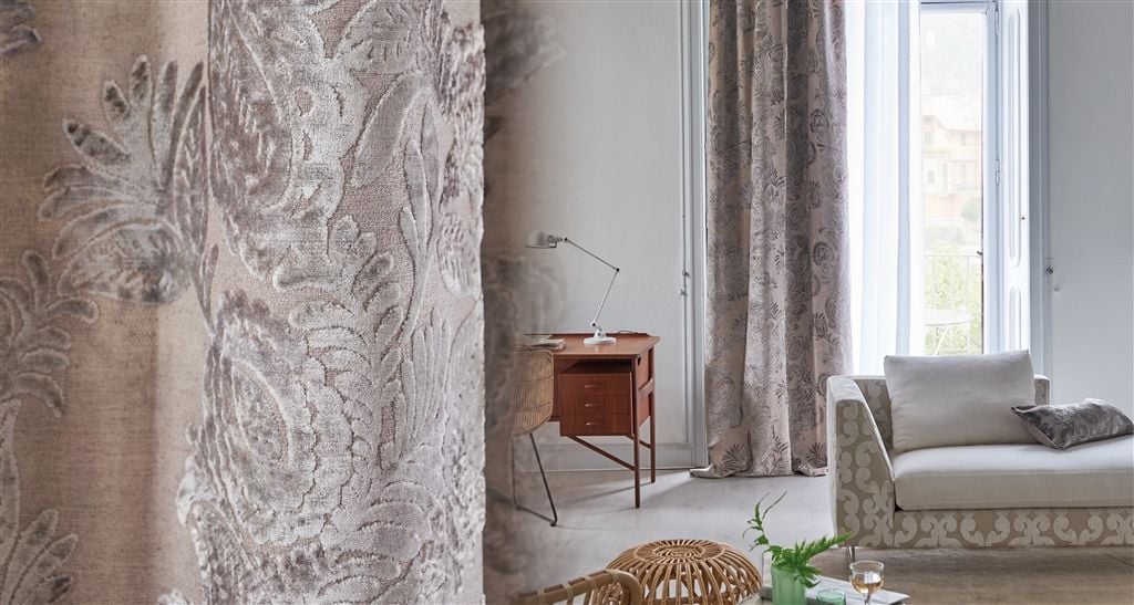 DAMASK DECORATIVE WEAVES