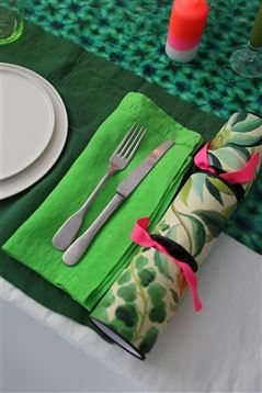 Festive Cards & Crackers