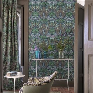 Damask wallpaper with refined decorative pattern a