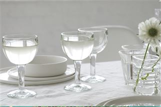 Kitchen & Dining