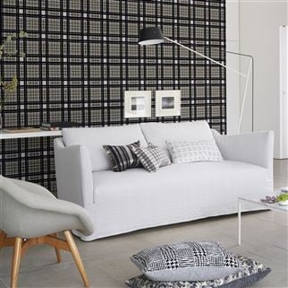 Checked and tartan wallpaper with tailored pattern